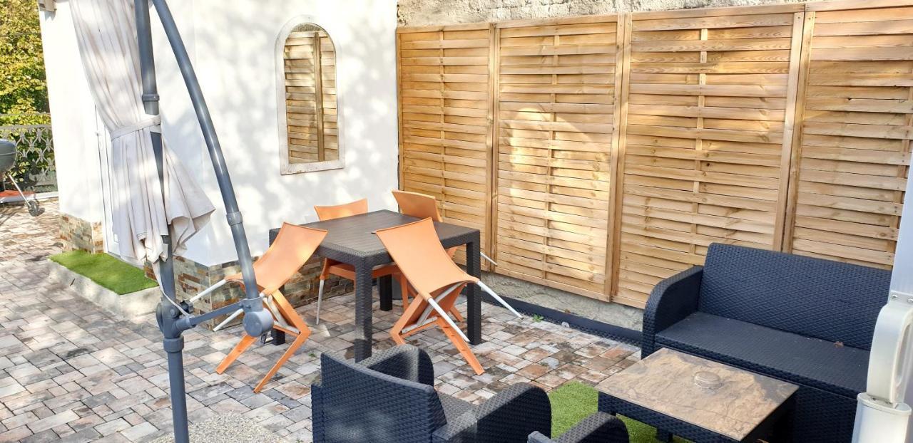 2 Bedrooms House With Enclosed Garden And Wifi At Slezska ออสตราวา ภายนอก รูปภาพ