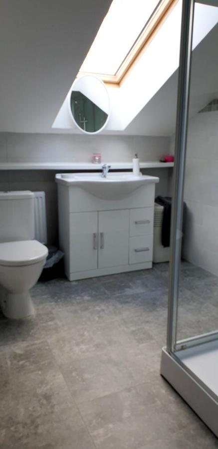 2 Bedrooms House With Enclosed Garden And Wifi At Slezska ออสตราวา ภายนอก รูปภาพ