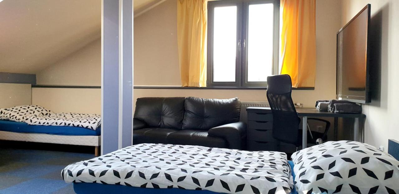 2 Bedrooms House With Enclosed Garden And Wifi At Slezska ออสตราวา ภายนอก รูปภาพ